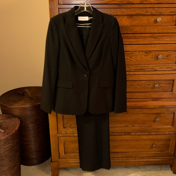 EUC Calvin Klein Blk Pant Suit Single Button Blazer. Classic fit pant Not baggy - Picture 1 of 5